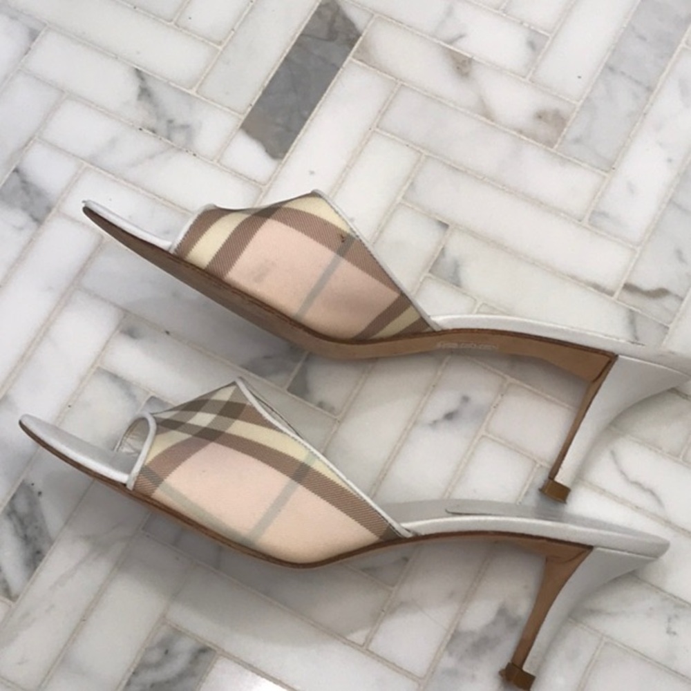 Burberry white, nova check plaid kitten, heel sandal Size 38 - Picture 6 of 12